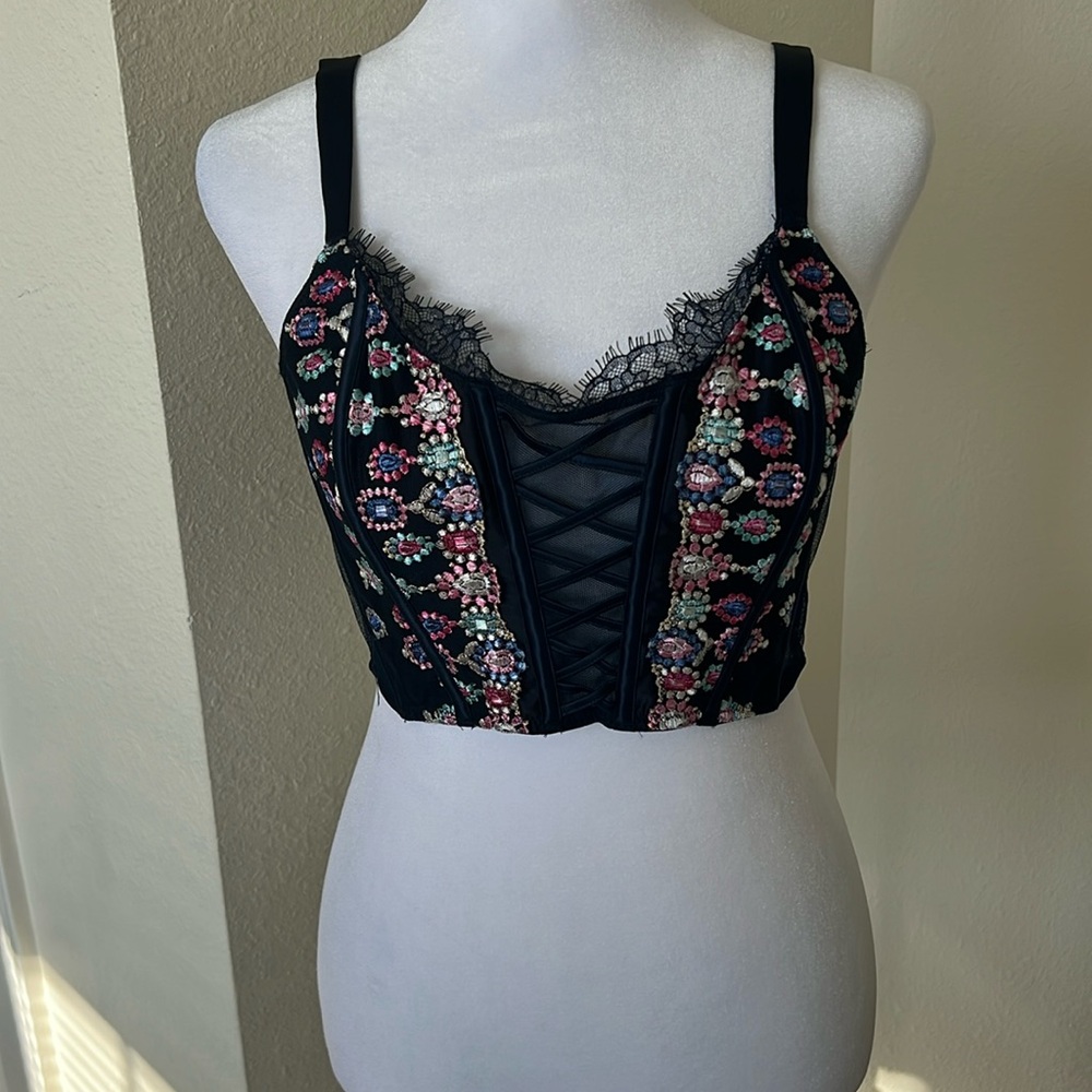 Victoria Secret NWT
Unlined Bejeweled Embroidery Corset Top